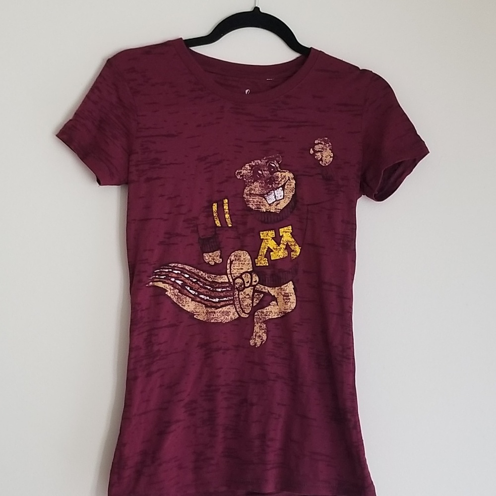 **NWOT**  women's  Minnesota Gopher Tshirt
